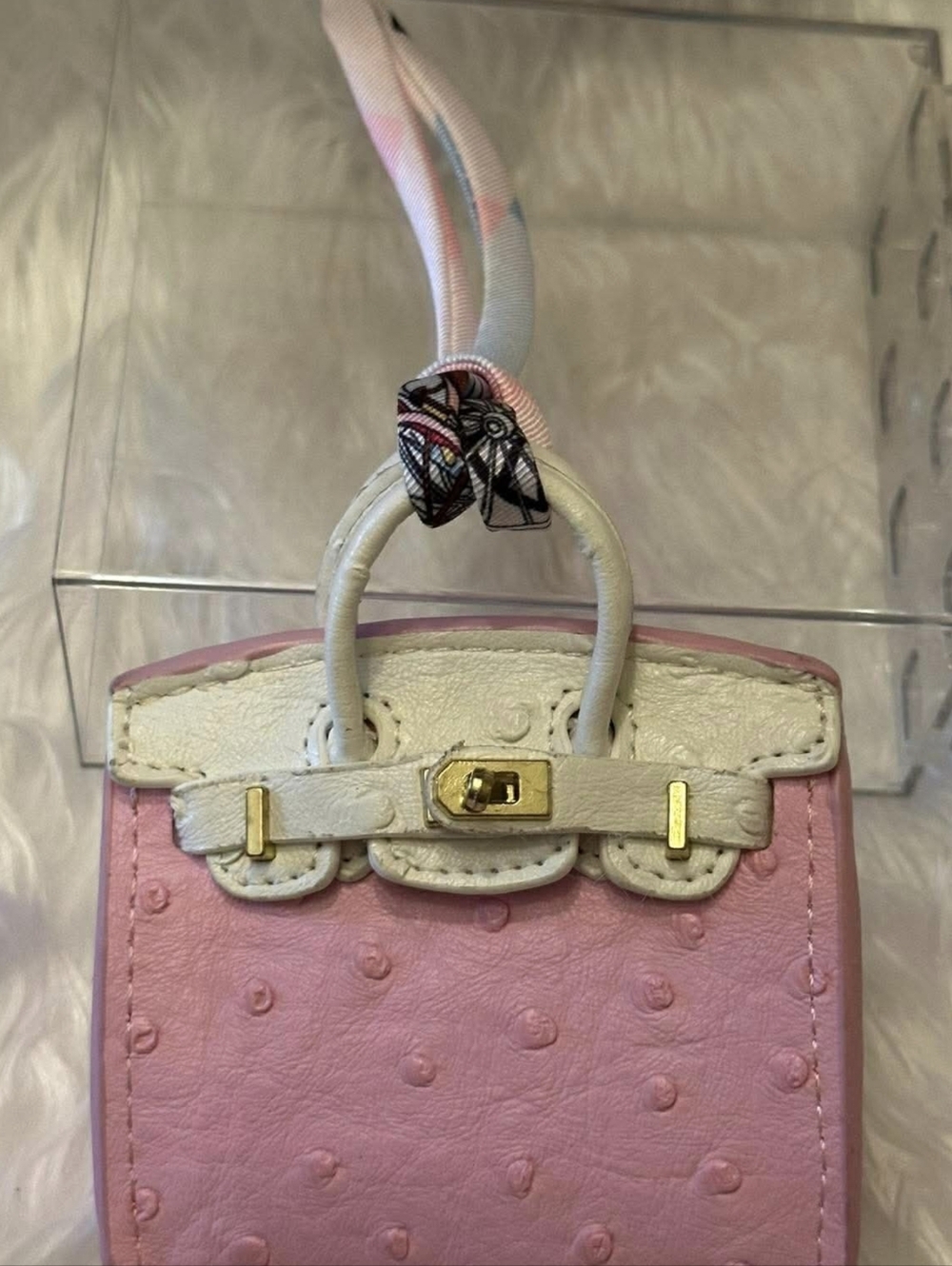 Mini Handbag Keychain - Picture 2 of 3